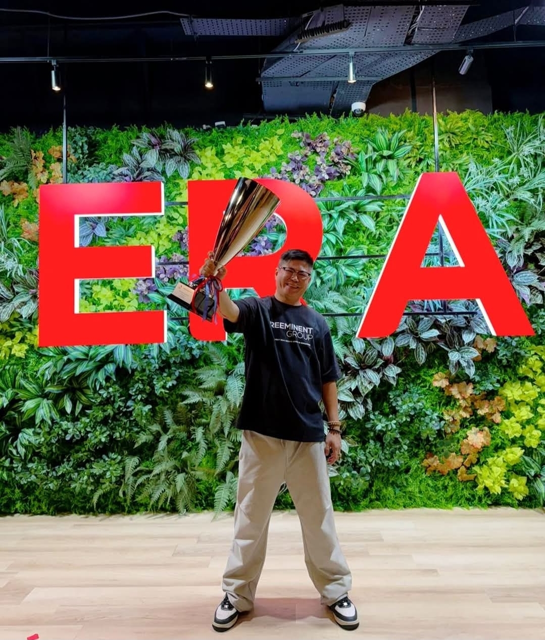 Christopher Ng with ERA Top Achiever trophy, Singapore